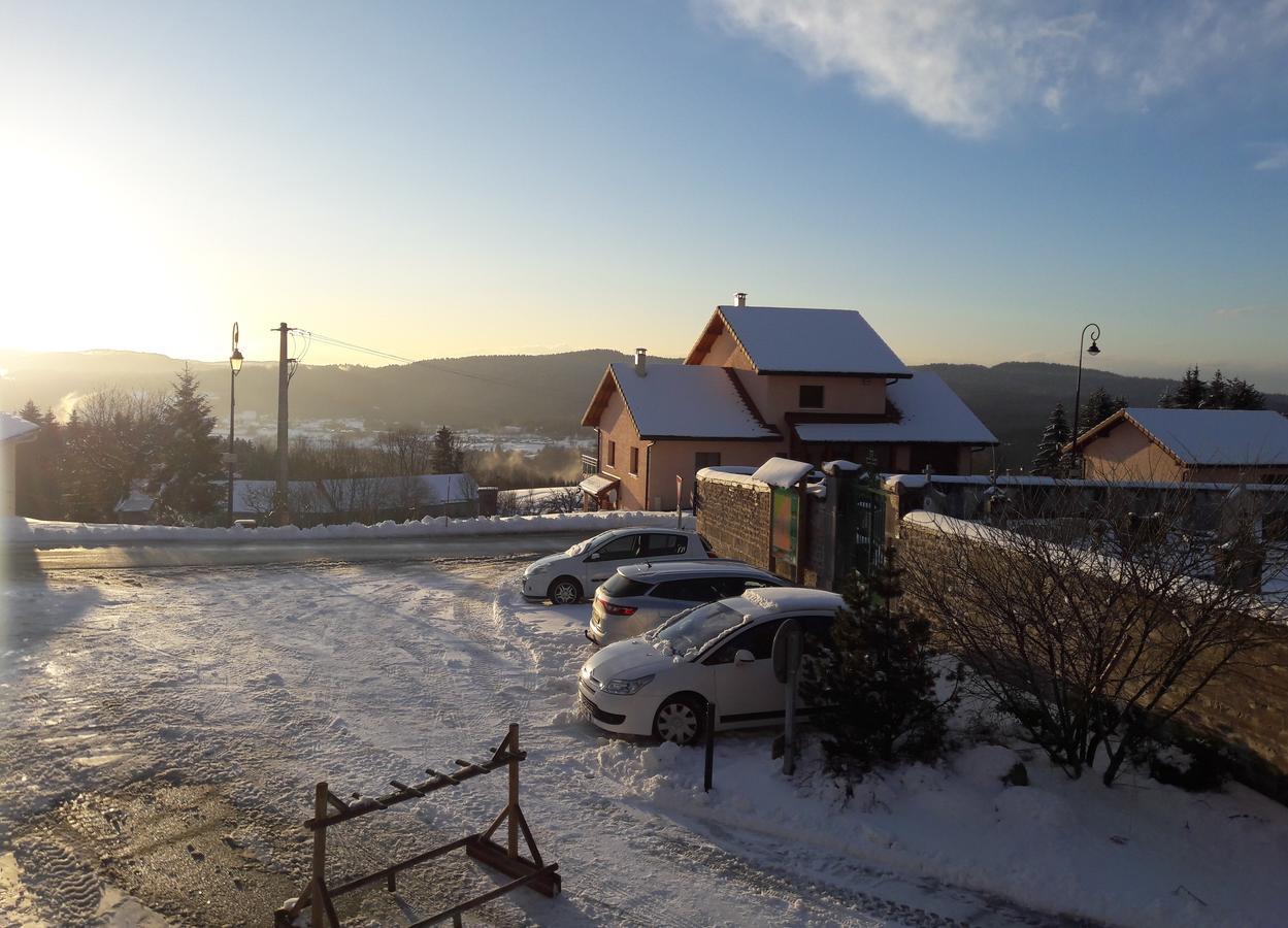 ホテル Le Relais Nordique Giron エクステリア 写真