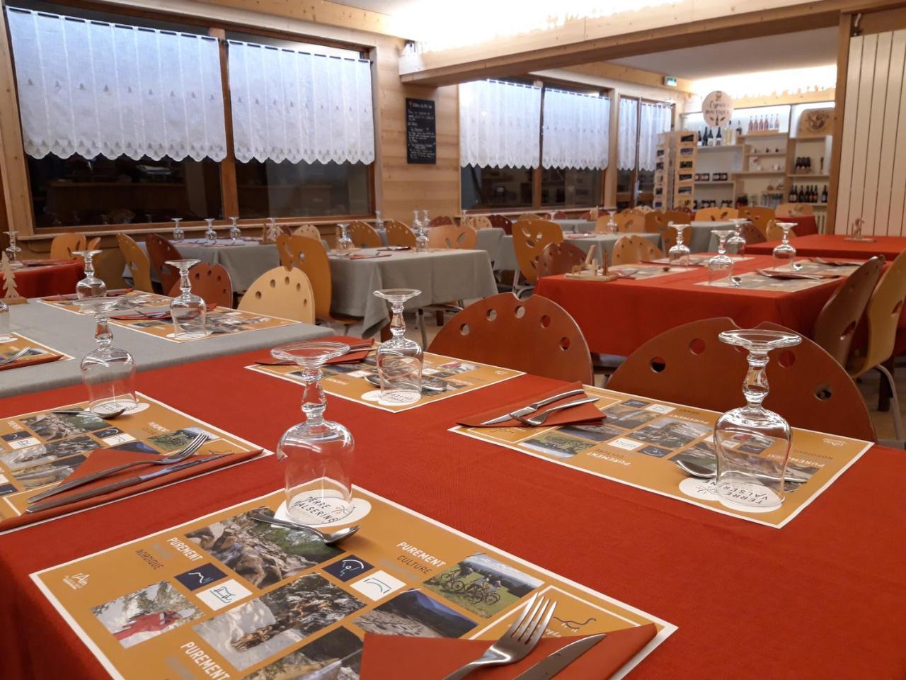 ホテル Le Relais Nordique Giron エクステリア 写真